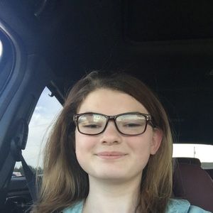 Meet your Posher, Avia